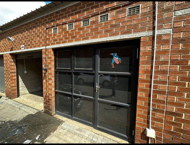 72M² WAREHOUSE TO LET IN EASTGATE